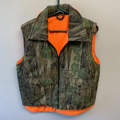 WINCHESTER CAMOFLAUGE AND ORANGE QUILTED HUNTING VEST MEDIUM - Image 1 of 4