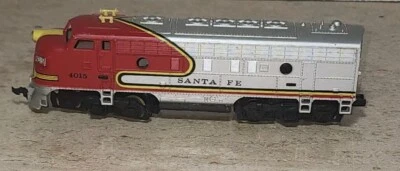 Vintage Tyco Santa Fe 4015 HO 1/87 Scale Diesel Locomotive Engine Train Untested - Image 1 of 4