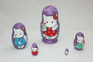 Cartoon Heroe Nesting Doll 10 cm o 4" 5 pezzi bambola impilabile in legno dip... - Foto 1 di 12