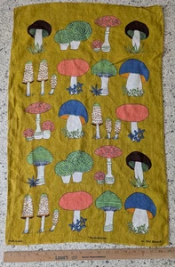 Vintage Tea Towel Mushrooms Old Bleach Irish Linen Approx. 19" x 29.5" - Picture 1 of 12