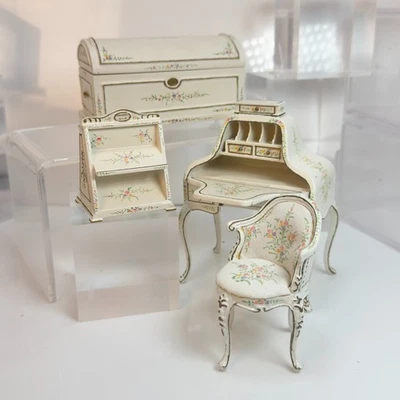 Lote de móveis pintados à mão em miniatura para casa de bonecas escala 1:12 Bespaq YN21 - Imagem 1 de 4