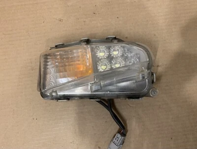 LUZ ANTINIEBLA DELANTERA IZQUIERDA IZQUIERDA CONDUCTOR TOYOTA PRIUS 2012-2014 FABRICANTE ORIGINAL *GRIETA* Foto 1 de 4