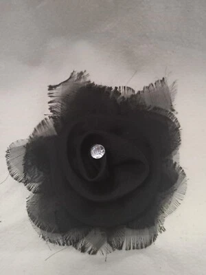 Pinza de pelo sedosa hecha a mano, diamante sintético transparente y sedoso centro deshilachado bordes exteriores Foto 1 de 2