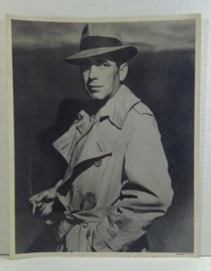 Humphrey Bogart in CASABLANCA - Extra Large 11" x 14" Photo Print - PP-121 - Picture 1 of 4