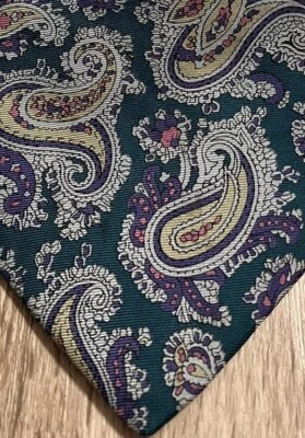 Corbata de seda para hombre John Henry verde cachemira 58" x 3 1/2" Foto 1 de 2