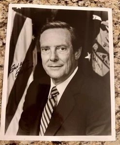 Vintage Bill Brock Reagan Labor Secretary & Tennessee Senator Hand-Signed Photo - Picture 1 of 1