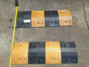 2x Road speed bumps dim 970 X 330 X 45mm. Synthetic rubber. - Picture 1 of 2