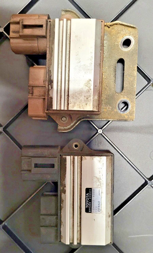 Unidad de módulo de control de suspensión neumática Toyota Tundra 2007 a 2010 89580-34021 OEM Foto 1 de 2