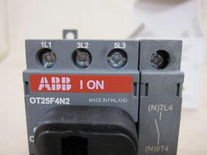 ABB Switch-disconnector Poles no4 OT63F4N2  63A 1SCA105365R1001  - Picture 1 of 8