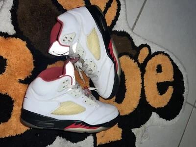Size 9.5 - Jordan 5 Retro Fire Red 2020 release   - Image 1 of 4