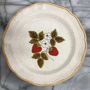 Mikasa Strawberry Festival Salad Plate EB 801 Pattern 8" Vintage - Picture 1 of 4