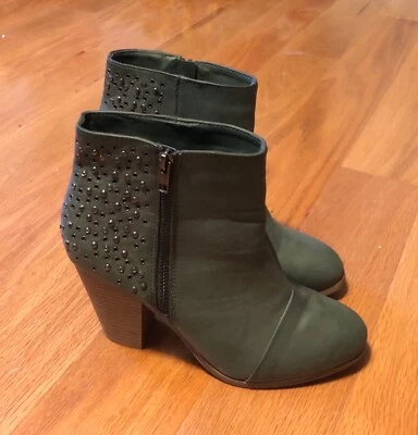 Женские ботильоны Rampage Valorie зеленые с заклепками на каблуке 3,5 дюйма 8,5 - Изображение 1 из 4