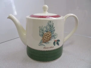 Wedgwood Sarah's Garden Queen's Ware Christmas 2 Pint Teapot Excellent Condition - Picture 1 of 10