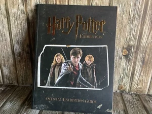 HARRY POTTER THE EXHIBITION - OFFICIAL GUIDE - MOVIE BOOK - Bild 1 von 8