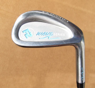 Club de Golf F2 Serie Wave 56° Cuña de Arena Flex Doble Rebote Suela Eje de Acero Derecha 35" Foto 1 de 4