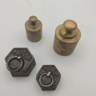 Lot d'ancien poids Exagonal  Et Laiton balance Roberval  Hectogramme  - Photo 1/4