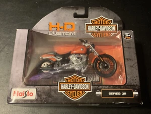 Harley Davidson Custom Series 36 2018 HD Custom 1:18 - Picture 1 of 3