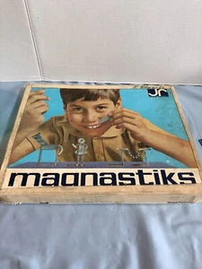 VINTAGE Magnastiks Jr Jouete Rationnele Metal Magnets Toys Game #F62 - Picture 1 of 3