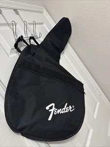 Bolsa de concierto para guitarra eléctrica estilo acolchado ligero negro Fender con logotipo sin correa - Imagen 1 de 4