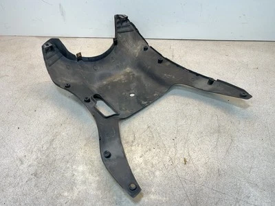 Panel de cubierta de capucha de vientre deslizante inferior 15 genuino Scooter Co. Roughhouse 50  Foto 1 de 4