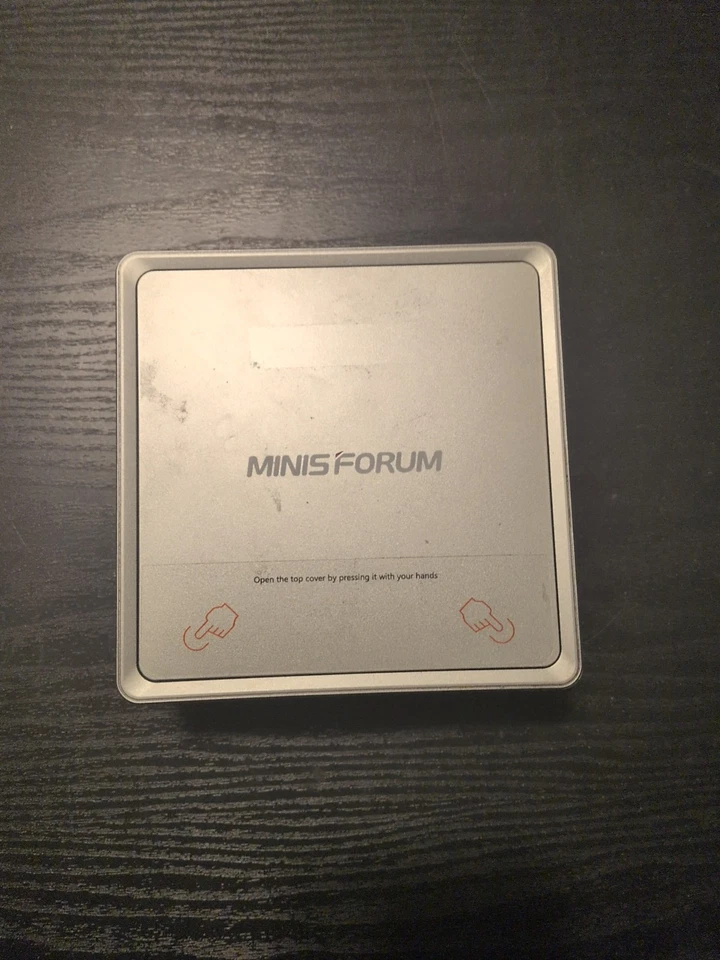 MINISFORUM DeskMini UM700 AMD Ryzen 7 3750H - Image 1 of 4