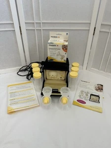 Extractor de leche doble avanzado con estilo Medela y accesorios con cable de alimentación - Imagen 1 de 6
