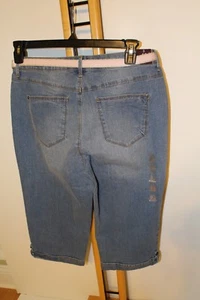 Gloria Vanderbilt Women's Size 8 Skimmer Denim Pants Lillian Belt NWT NEW - Picture 1 of 1