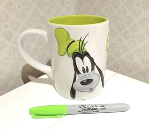 Green / white 3D GOOFY Disney Store MUG collectible gift - Picture 1 of 5