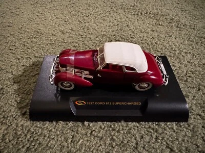 Signature Models - 1937 Cord 812 Supercharged - Burgundy/ White Top - 1:32 Scale - Image 1 of 4