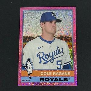 2025 Topps Heritage Pink Sparkle Chrome SP COLE RAGANS ROYALS - Foto 1 di 2
