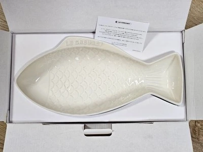 Plato de pescado Le Creuset grande en forma cuenco de pescado L merengue blanco 31 x 15 x 5 cm gres Foto 1 de 4