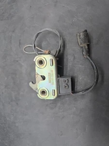 GENUINE PORSCHE 911 1992-1998 FRONT LID LOWER LOCK 964 511 052 00 A5-30 - Picture 1 of 5