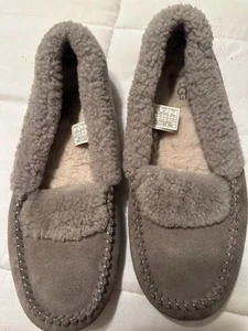 Ugg Australia Womens Dakota Spill Seam moccasin Size 11 Dakota Stormy Gray - Picture 1 of 10