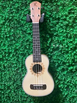 Kamehameha Ukulele KS-3 Soprano Spruce Top / Mahogany sides&back - Image 1 of 4