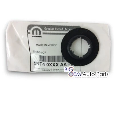 Clip de anillo de retención alfombrilla negra para Chrysler Dodge Jeep RAM OEM 5NT40XXXAA Foto 1 de 2