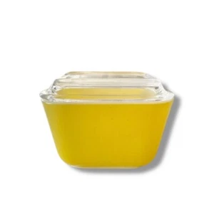 PYREX Bright Yellow 501 B 1 1/2 Cup Refrigerator Dish with Glass Lid Vintage - Picture 1 of 12