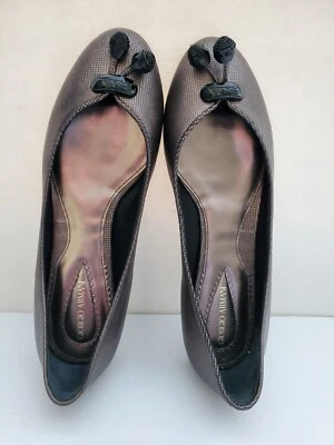 GIORGIO ARMANI Mujer Cuero Metálico Ballet Borla Acento Pisos Talla IT 39/US 9 Foto 1 de 4