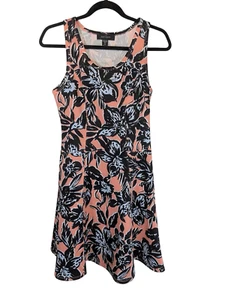 Karen Kane Sleeveless with Scoop Neck and an A-line silhouette Knee-length Print - Picture 1 of 4