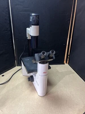 Microscopio invertido Leica Leitz DM IL con objetivos Foto 1 de 4