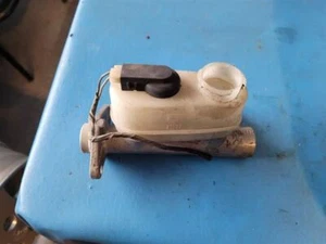 83 84 85 86 NISSAN PICKUP FRENO MASTER CYL 10828 - Imagen 1 de 2