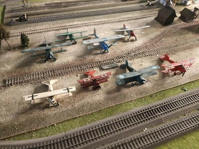 AIRFIX??? REVELL???? VARI AEREI DELLA PRIMA GUERRA MONDIALE, SCALA 1/72 - Immagine 1 di 4