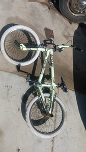 Haro BMX Bike - Picture 1 of 2