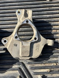 2014-18 Silverado 1500 LH Knuckle/spendle 22842314 - Picture 1 of 2