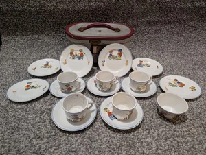 Biltons England Vintage Child's Cups Saucers Bowl Set "Playtime" With Case 1930s - Picture 1 of 13