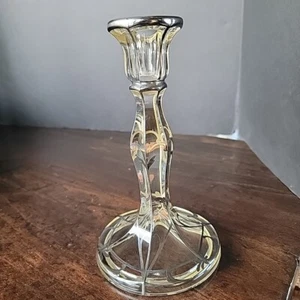 Hermosa mesa con candelabro Art Nouveau de vidrio plateado superpuesto 8" - Imagen 1 de 17
