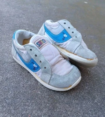Zapatos de colección (Snoopy) para niños pequeños talla 5 aceptables como están desgastados  Foto 1 de 4