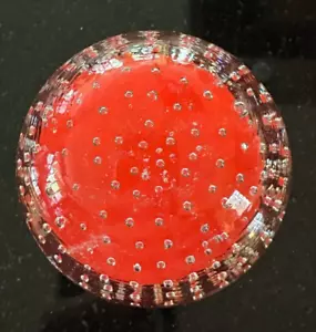Vintage Briefbeschwerer rote Glaskugel kontrollierte Bläschen - Bild 1 von 4