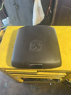 brown console lid ram 1500-2500-3500 2009-2012 - Image 1 of 4