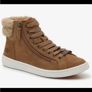 UGG olivfarbene High-Top Sneaker mit Lammfellfutter Gr. 8,5 Reißverschluss - Bild 1 von 8
