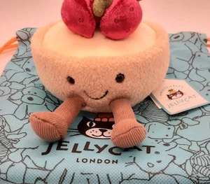 Jellycat Amuseables Patisserie Fleurette Tarte Aux Fraises NWT Plush + Dust Bag - Picture 1 of 2